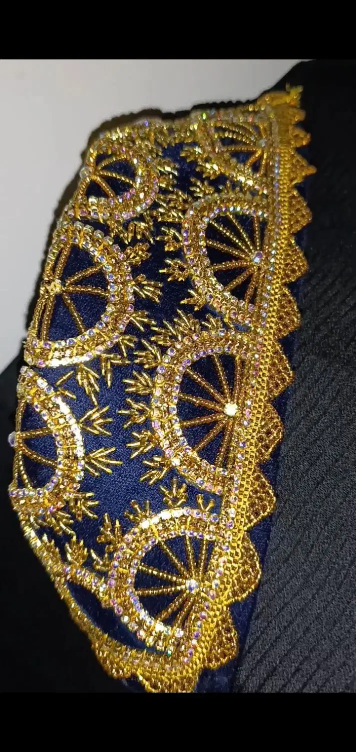 کلاه لچکی|لباس|یاسوج, |دیوار