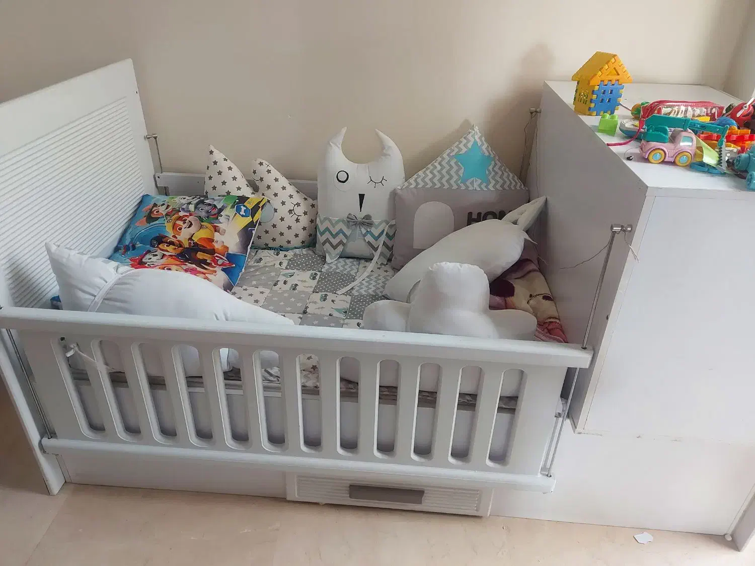 تخت و کمد کودک در حد نو|تخت و سرویس خواب|تهران, حکیمیه|دیوار