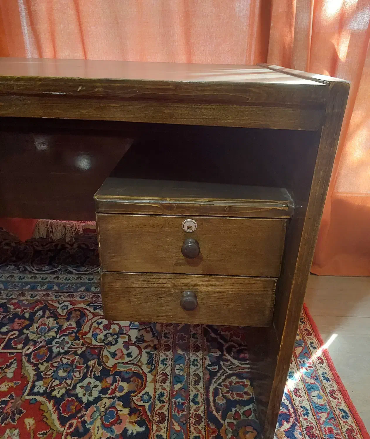 میز تحریر تمام چوبی|میز تحریر و کامپیوتر|اصفهان, باغ دریاچه|دیوار