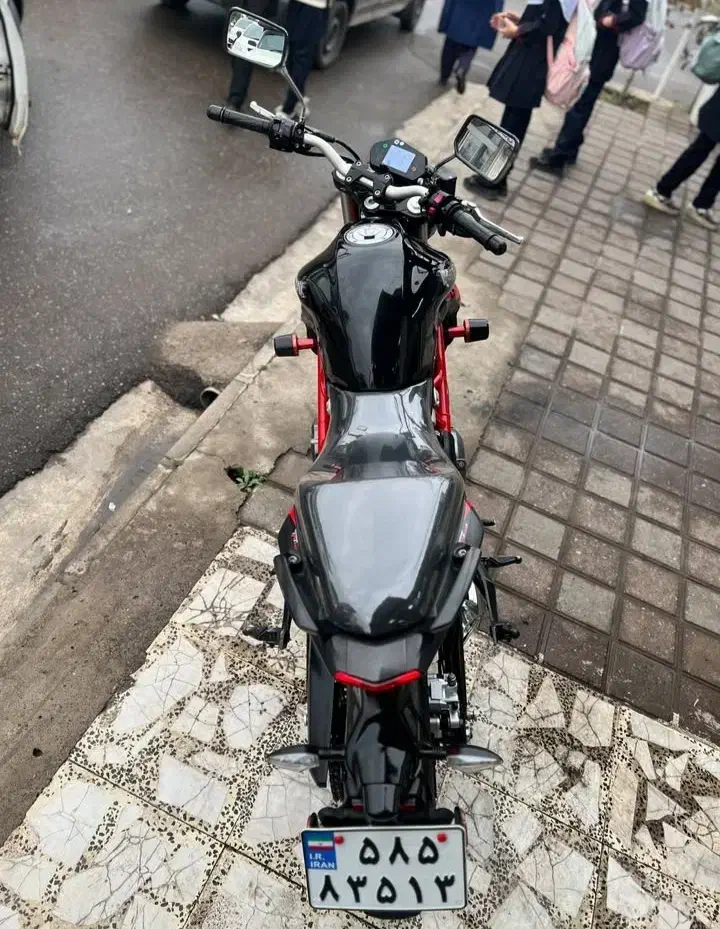 بنلی|موتورسیکلت|لشت نشا, |دیوار