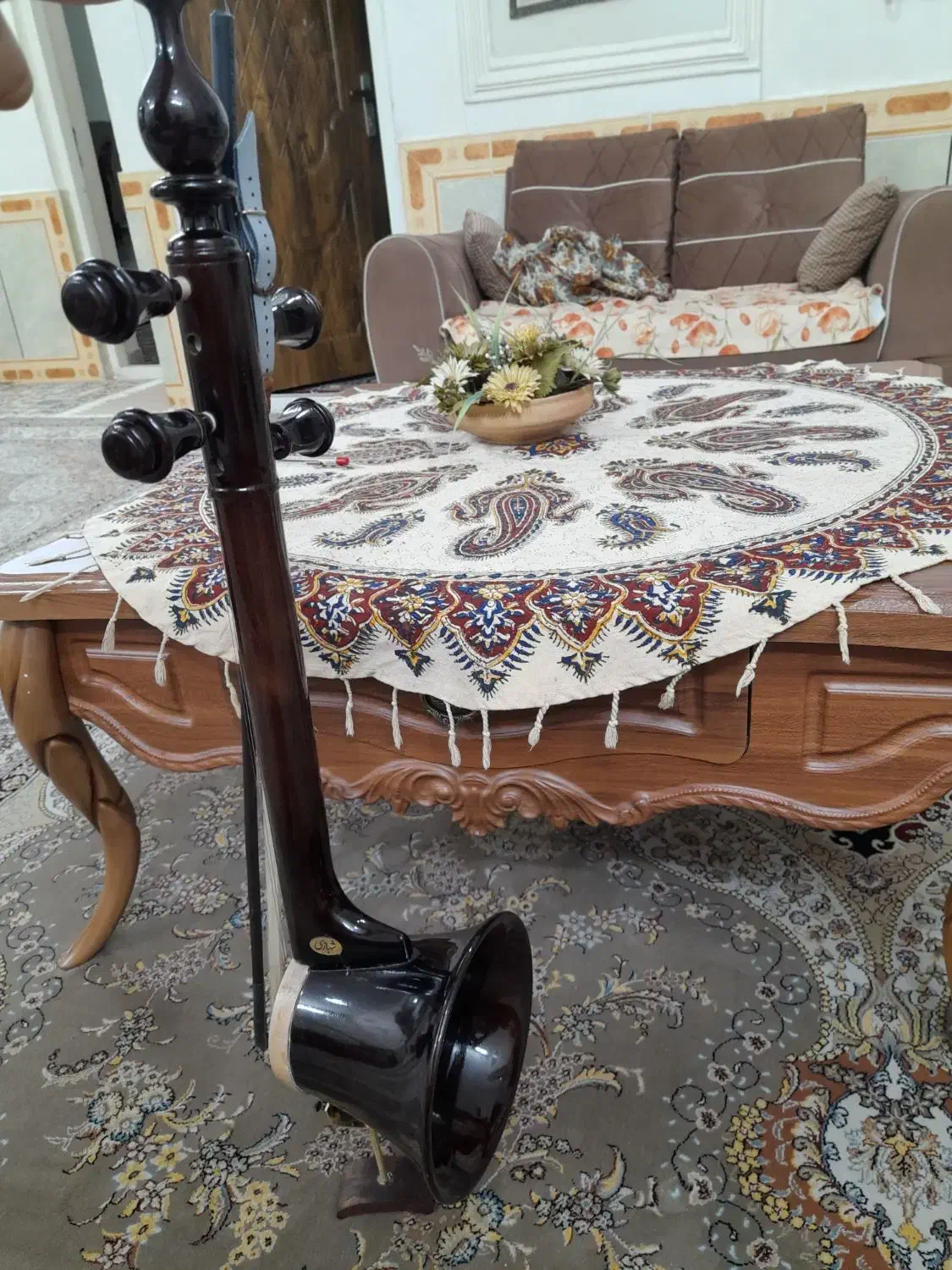 کمانچه نونو|سازهای سنتی|همدان, |دیوار