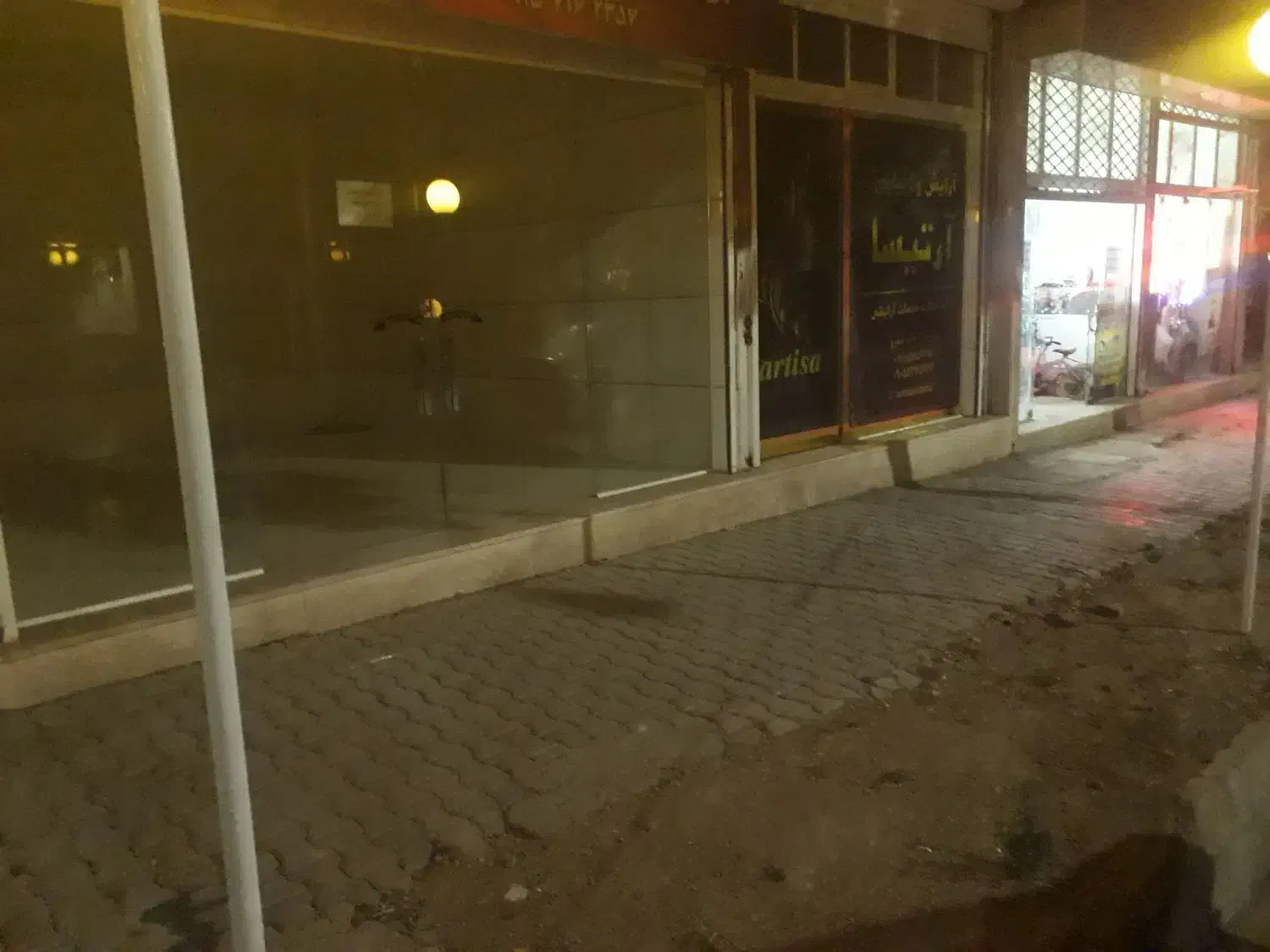 مغازه اجاره ای شیک مرتب|اجارهٔ مغازه و غرفه|آشخانه, |دیوار