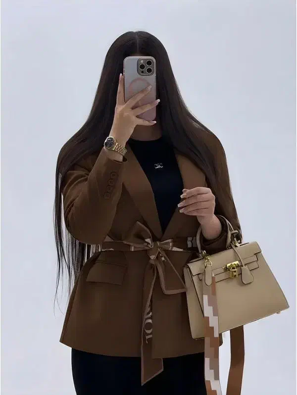 ترنچ کت|لباس|اصفهان, نقش جهان|دیوار