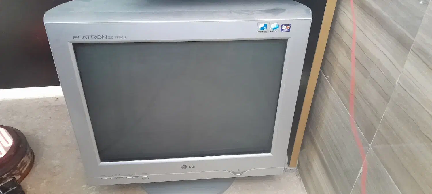 مانیتور قدیمی|رایانه رومیزی|قم, بنیاد|دیوار