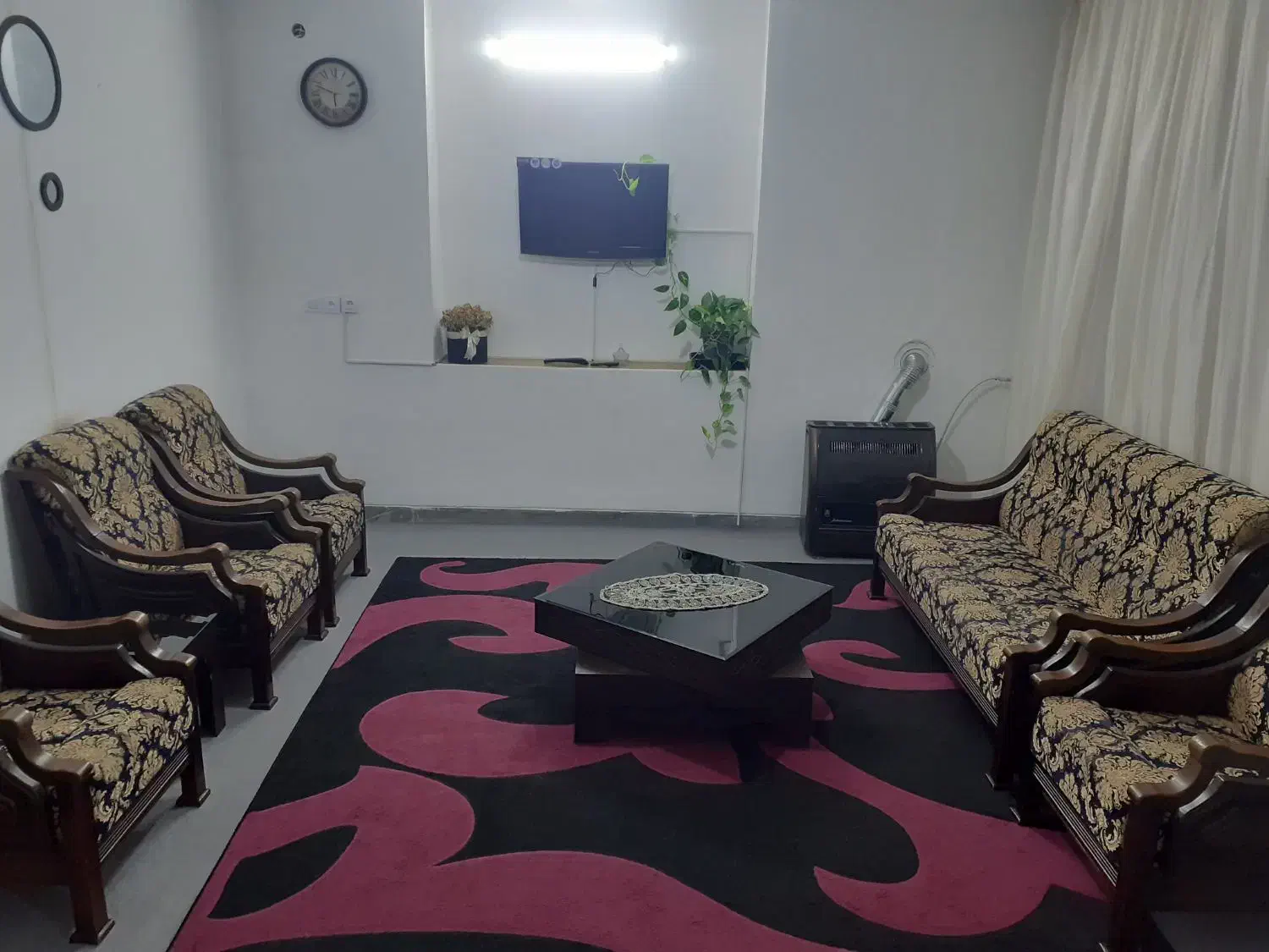 منزل مبله|اجارهٔ کوتاهمدت آپارتمان و سوئیت|شیراز, فرگاز|دیوار