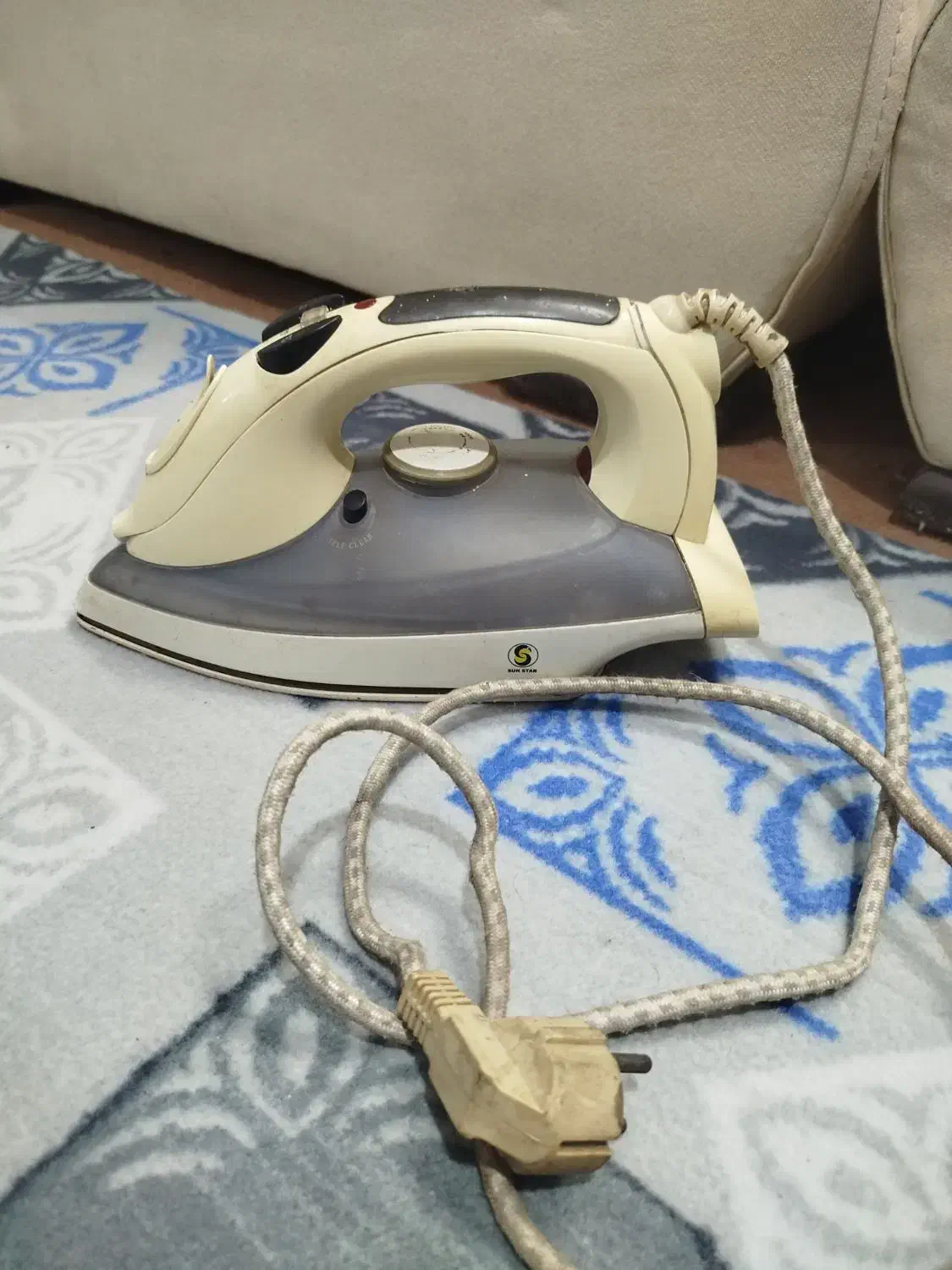 اتو بخار سالم سفید رنگ|اتو و لوازم اتو|نیشابور, مدرس|دیوار