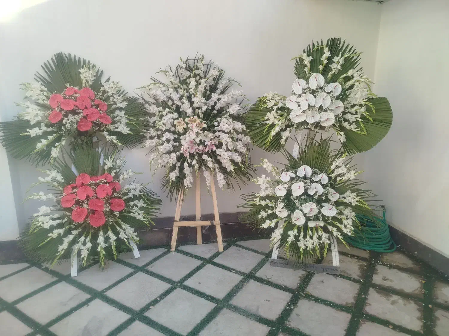 تاج گل برای مراسم ترحیم یا جشن|خدمات پذیرایی، مراسم|قم, الغدیر|دیوار