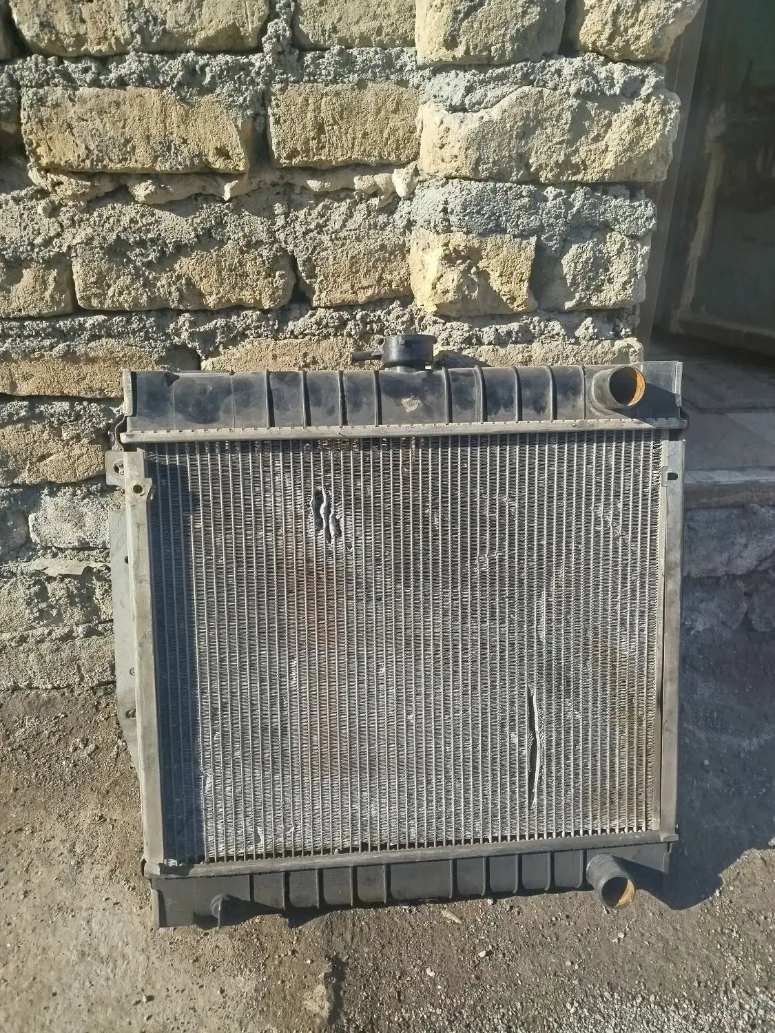 یک عدد رادیاتور نیسان بدون سوراخ سالم کم گار|قطعات یدکی و لوازم جانبی|مشهد, انصار|دیوار