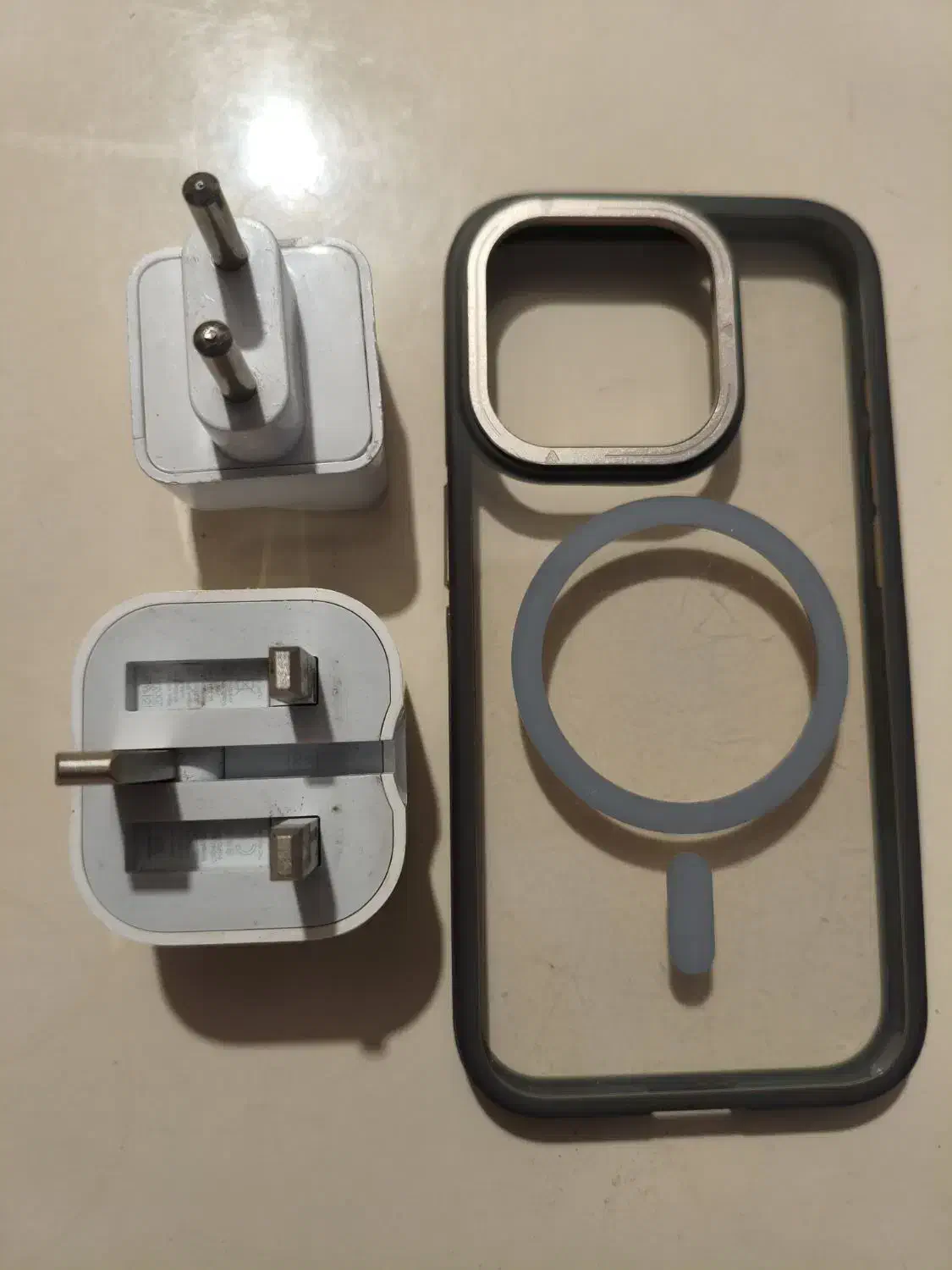 قاب وایرلس اصلی و آداپتور اصلی آیفون ۱۵ پرو|لوازم جانبی موبایل و تبلت|نیشابور, شهرک قدس|دیوار