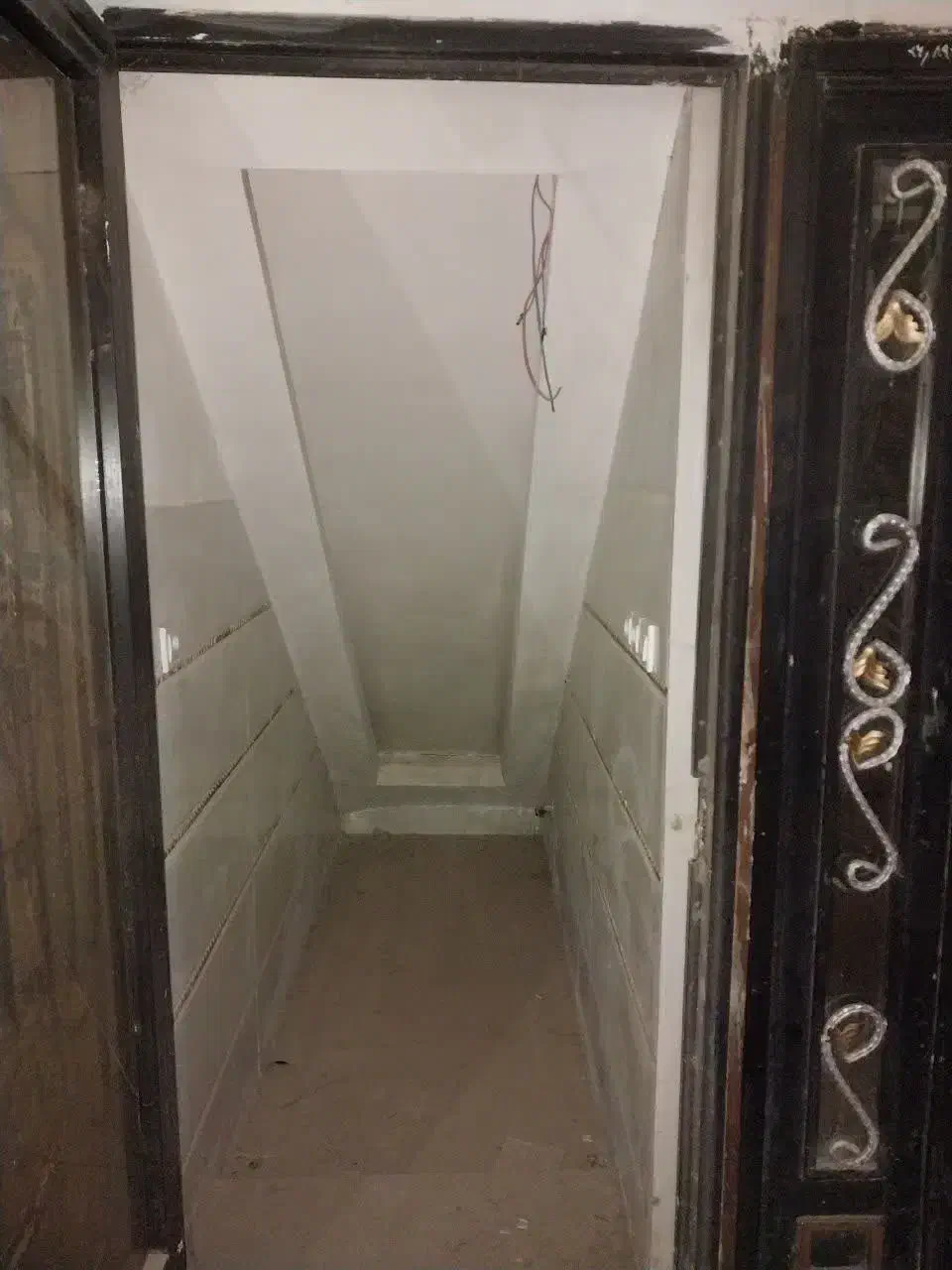 فروش مغازه زیر پله ۴متری حصارک اسلامشهر|فروش مغازه و غرفه|اسلامشهر, شهرک سعیدیه|دیوار