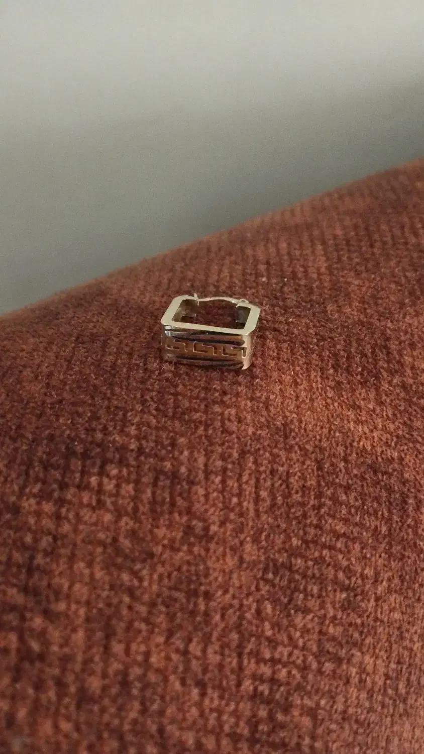 گمشده|جواهرات|شیراز, مهدی‌آباد|دیوار