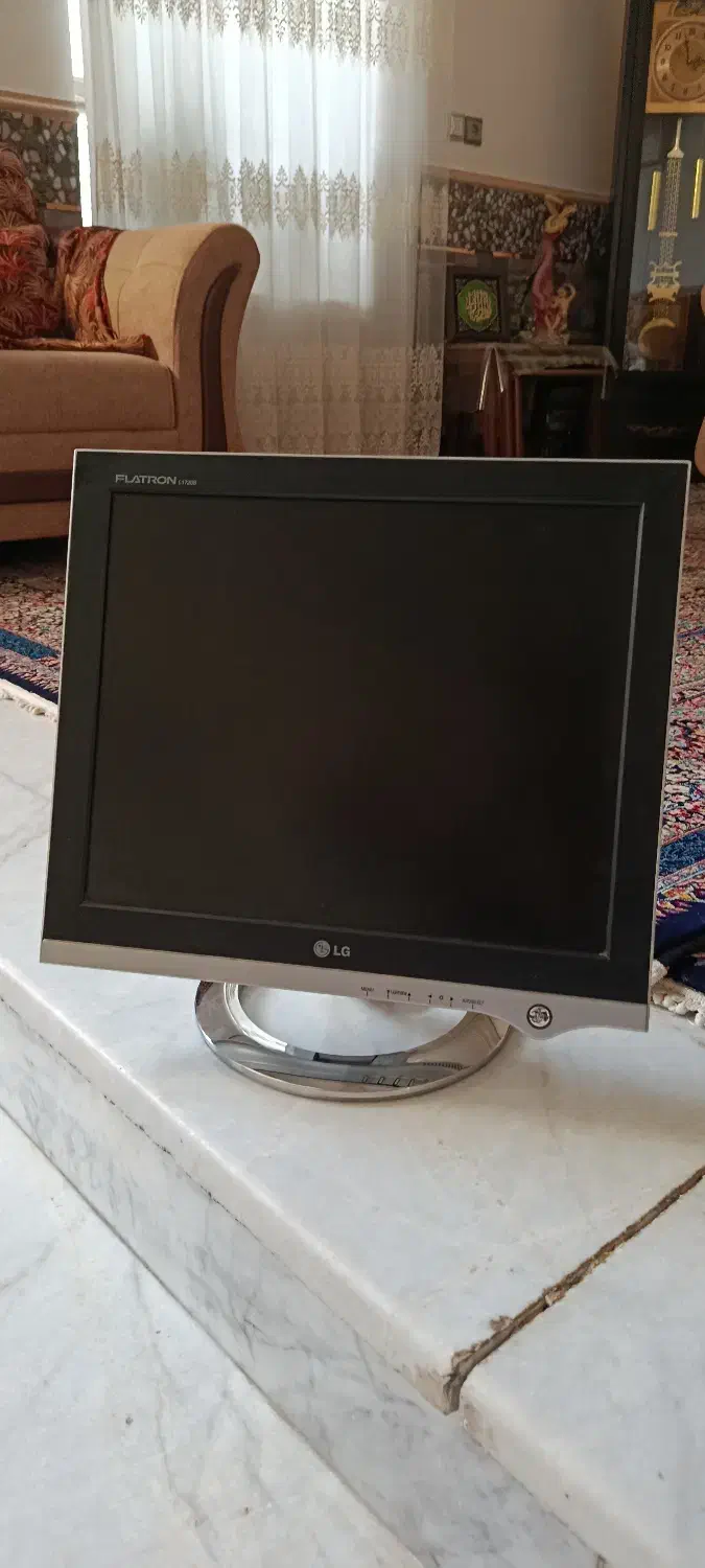 مانیتور کاملا سالم LG|رایانه رومیزی|زابل, |دیوار