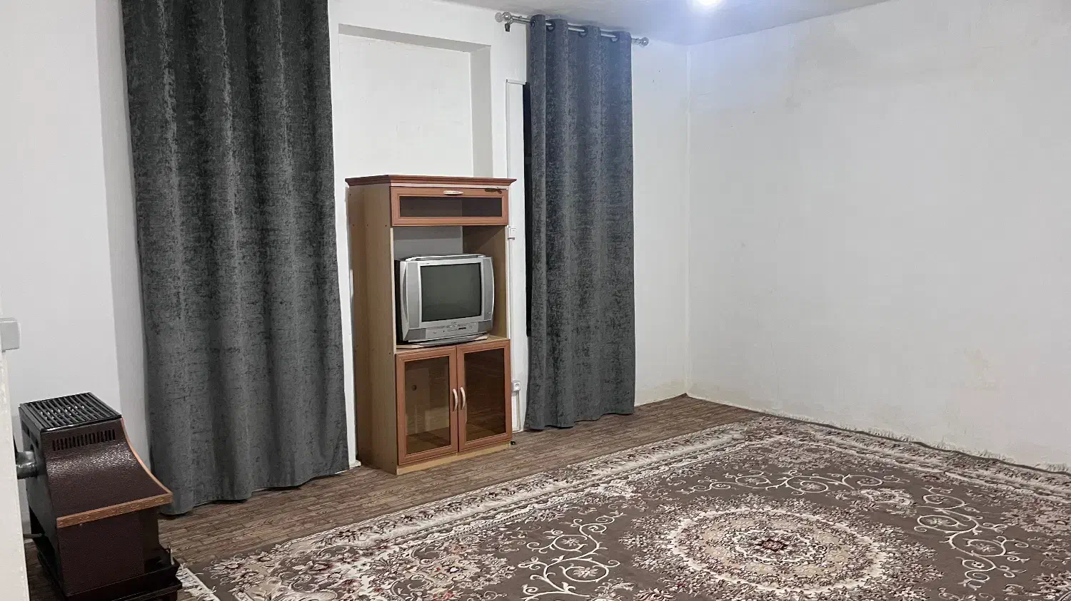 اجاره منزل بومگردی تخت جمشید|اجارهٔ کوتاهمدت آپارتمان و سوئیت|مرودشت, کناره|دیوار