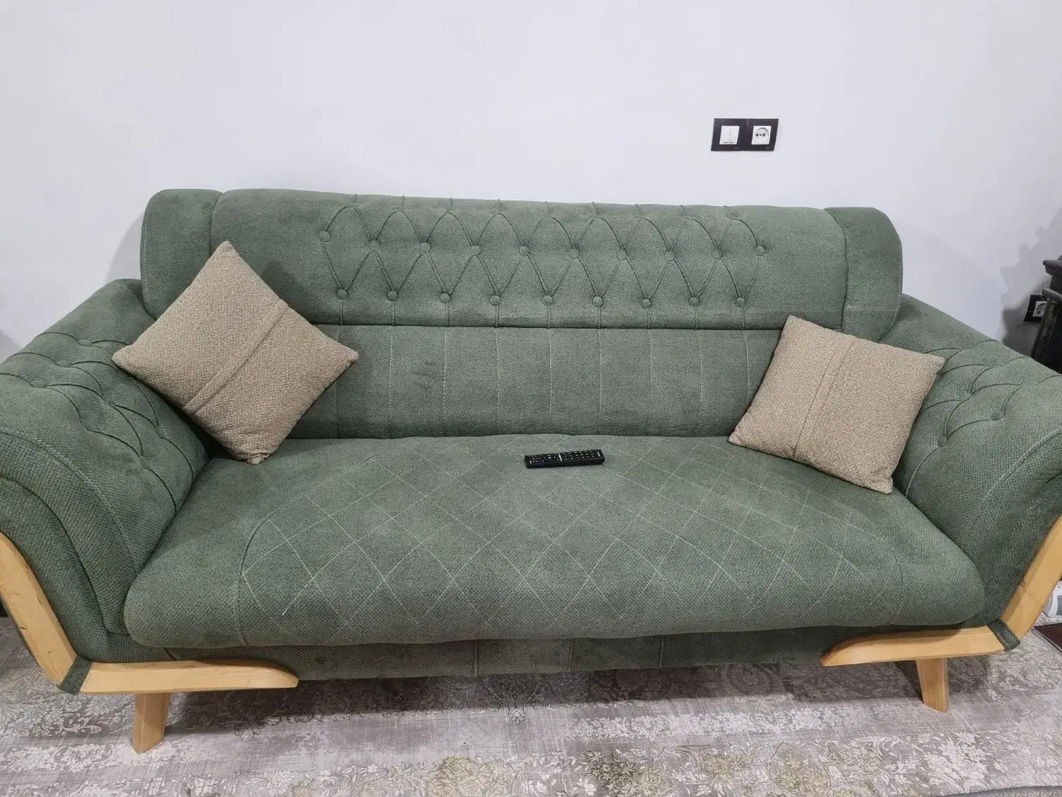 مبلمان ۸نفره با ۳تا جلو مبلی با چوب راش|مبلمان خانگی و میز عسلی|زابل, |دیوار