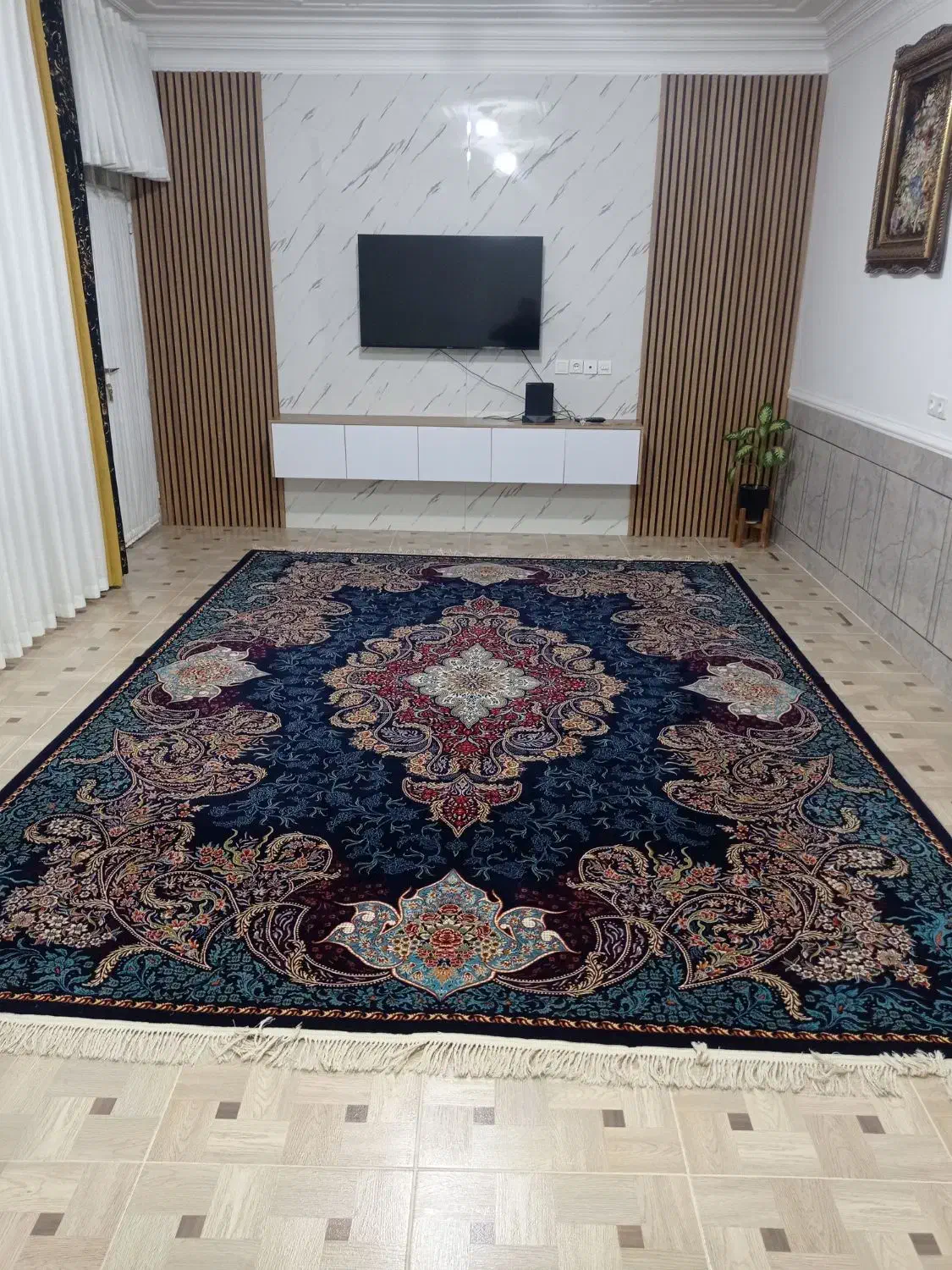 گل نیست|اشیا|خرم‌آباد, |دیوار