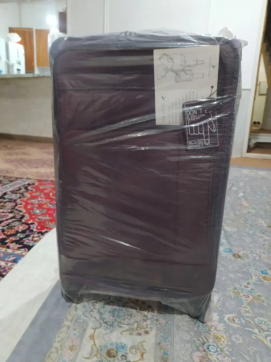 چمدان مسافرتی چرخدار|کیف، کفش، کمربند|کاشان, ولیعصر|دیوار