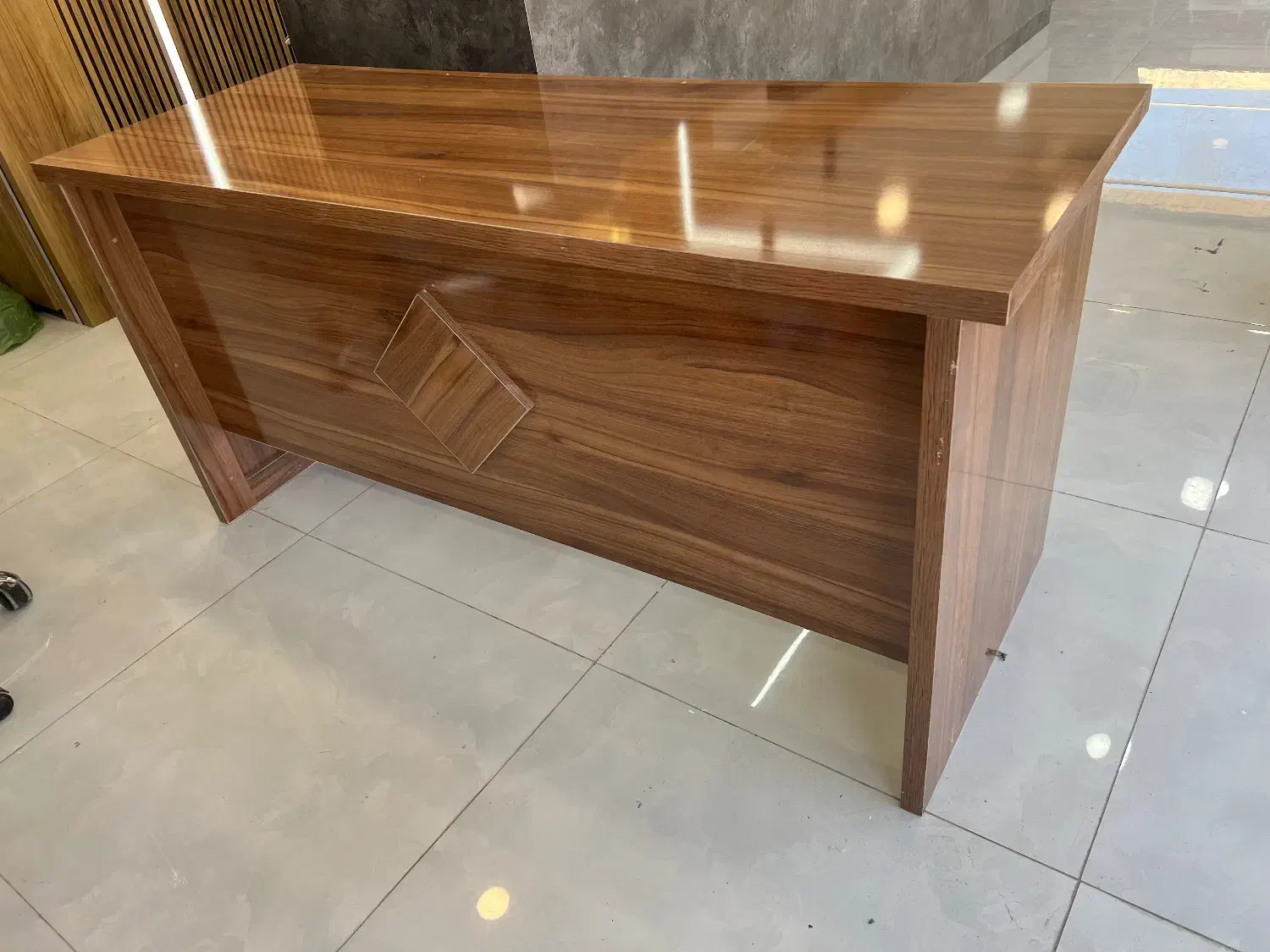 میز فروشگاه در حد نو|فروشگاه و مغازه|قشم, |دیوار