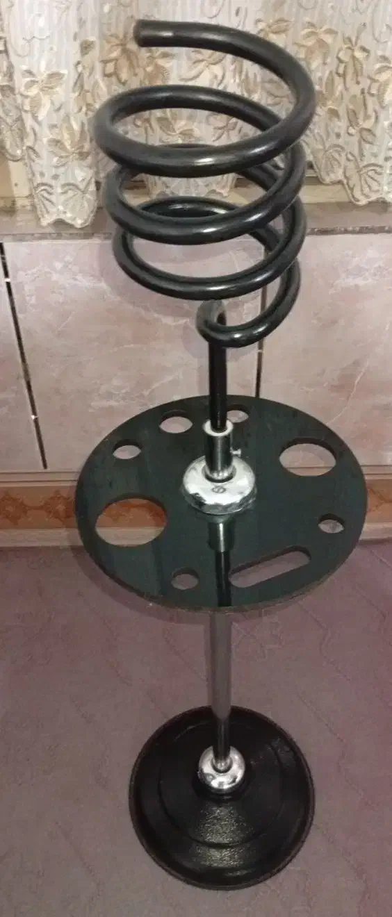 پایه سشوار و ترولی رنگ و تخت اپیلاسیون..|آرایشگاه و سالنهای زیبایی|سیرجان, |دیوار