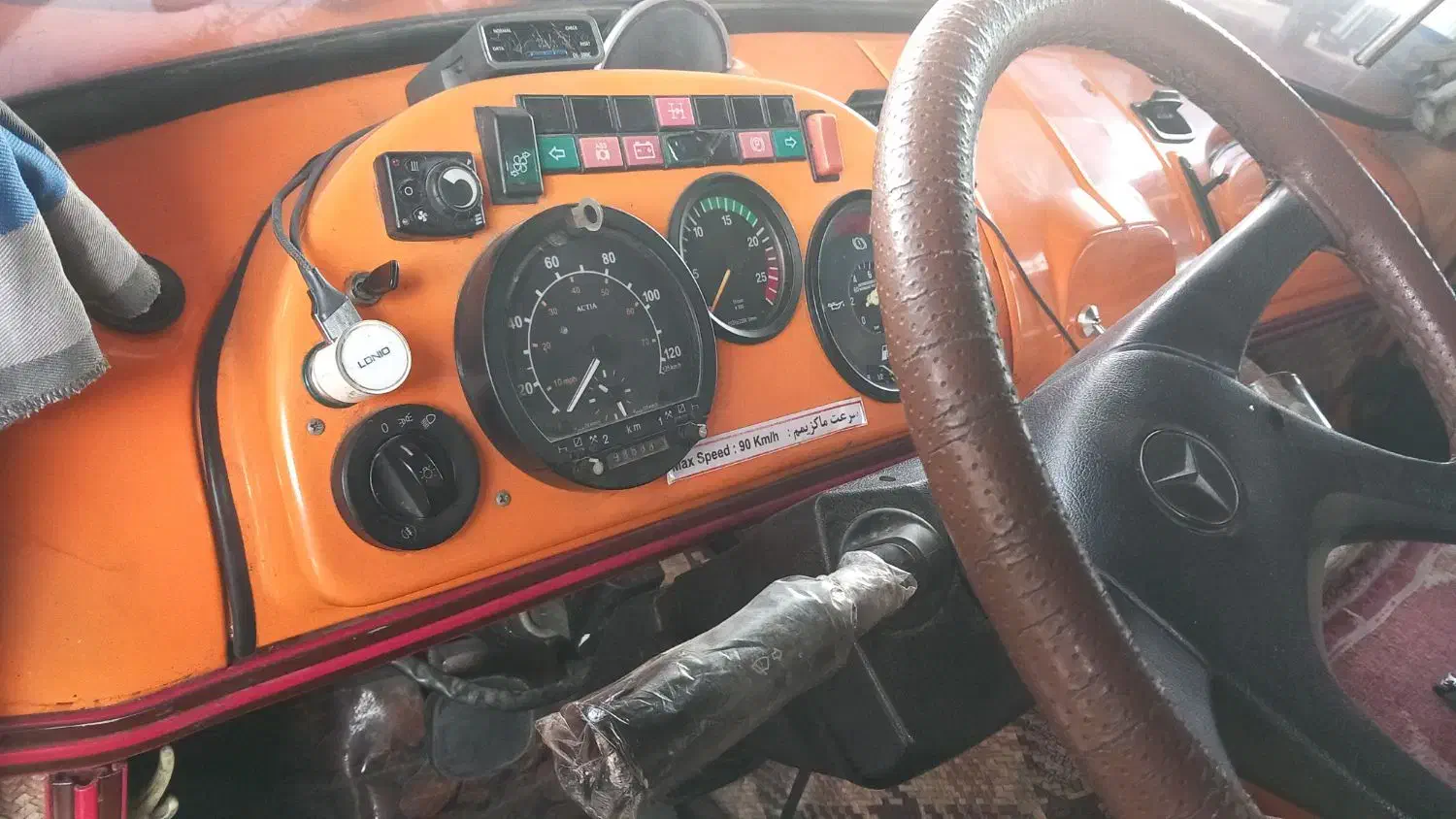 بنز تک باری مدل ۱۳۹۹|خودرو سنگین|شیراز, پادگان ولیعصر|دیوار