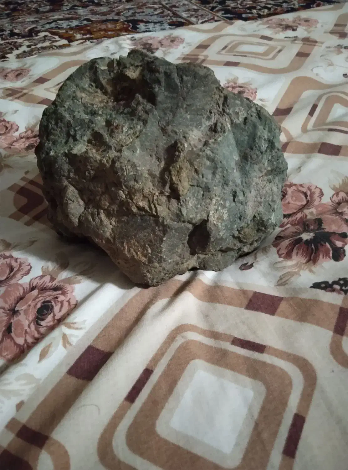 شهاب سنگ|بدلیجات|تربت جام, جامرود|دیوار