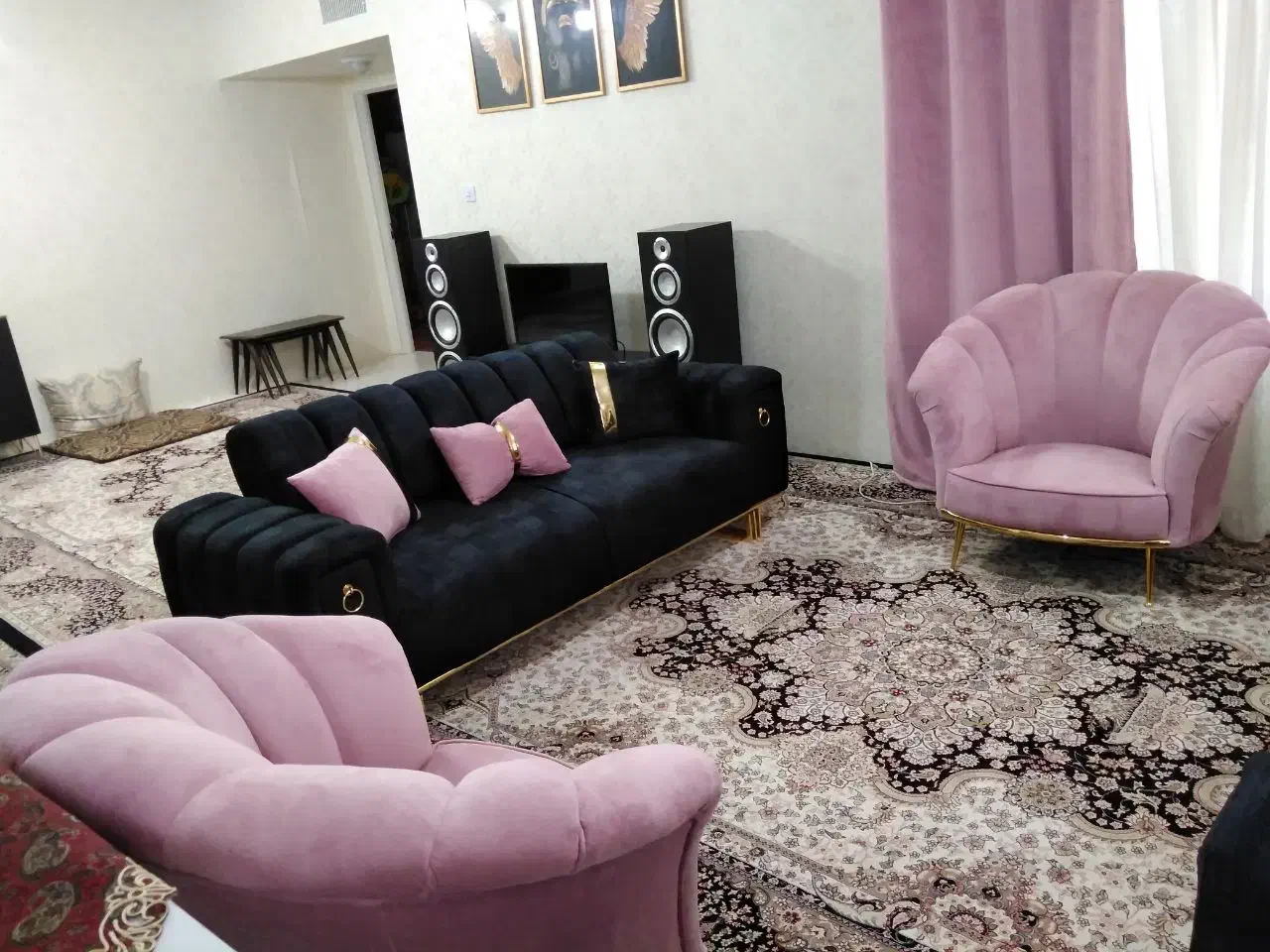 مبل چستر 8نفره|مبلمان خانگی و میز عسلی|گلبهار, شهر جدید گلبهار|دیوار