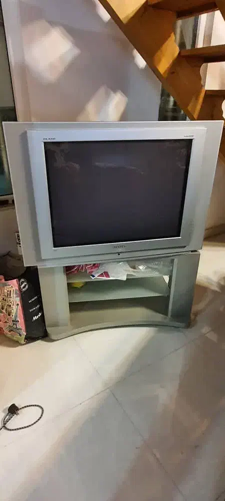 تلویزیون ۳۴ سامسونگ (پشت دار) به همراه میز|تلویزیون و پروژکتور|کیاشهر, |دیوار