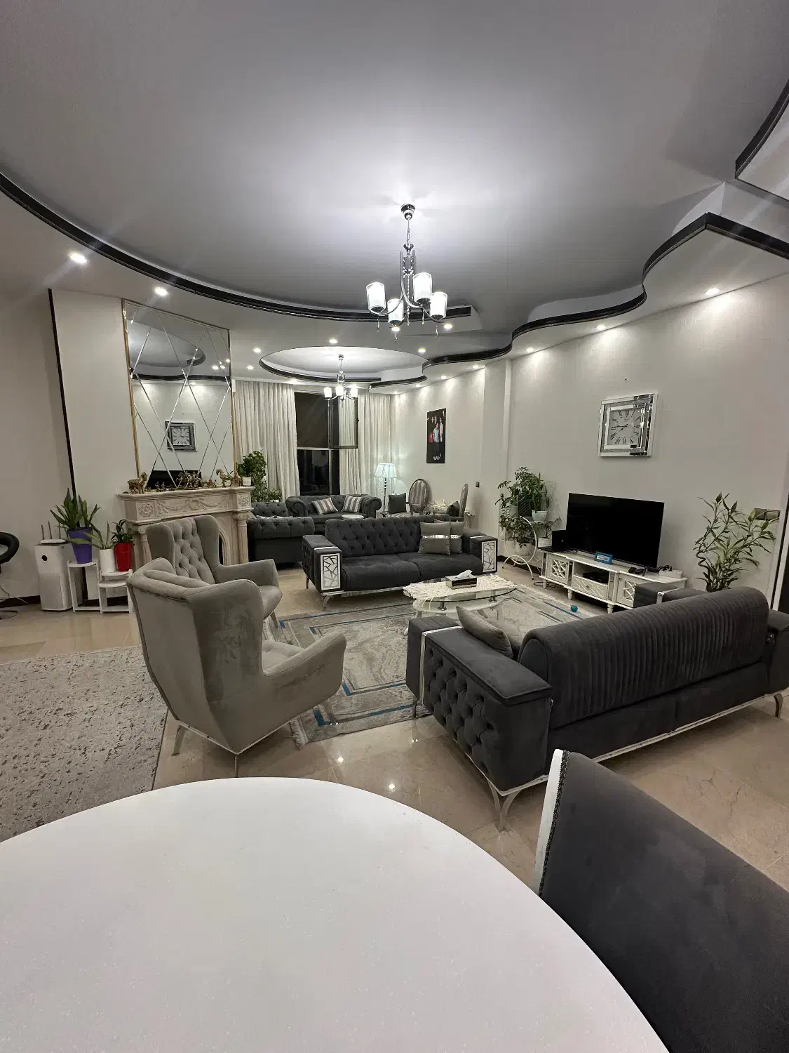 ۱۳۴ متر / ۳خواب / ۴متر سقف / فول امکانات