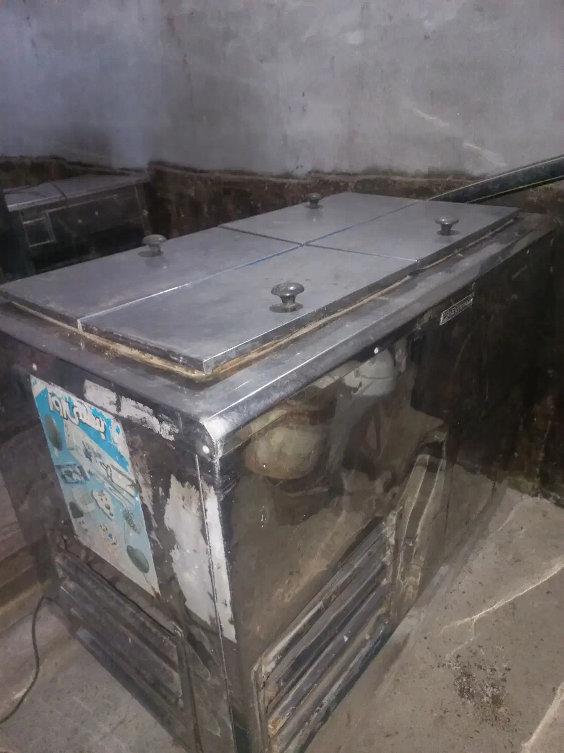 فریزر ۴ درب و یخچال ویترینی|فروشگاه و مغازه|بندر انزلی, چهارفریضه|دیوار