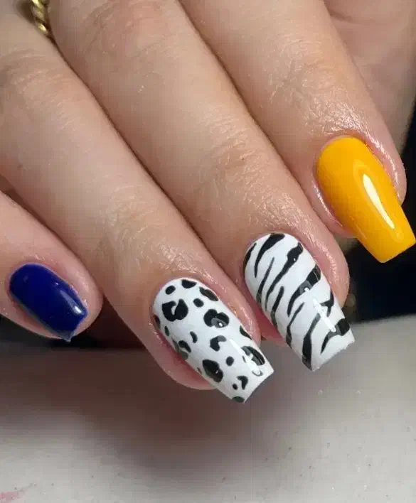 کاشت و ترمیم ناخن همراه با اموزش اصولی|خدمات آرایشگری و زیبایی|بم, |دیوار