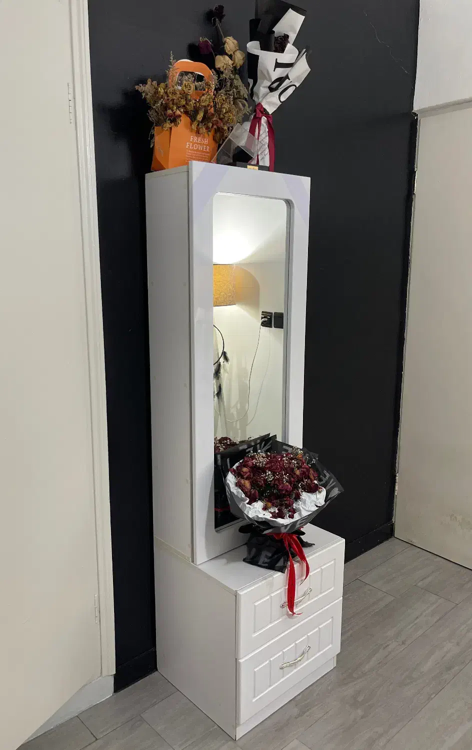 آیینه قدی|آینه|بابل, |دیوار