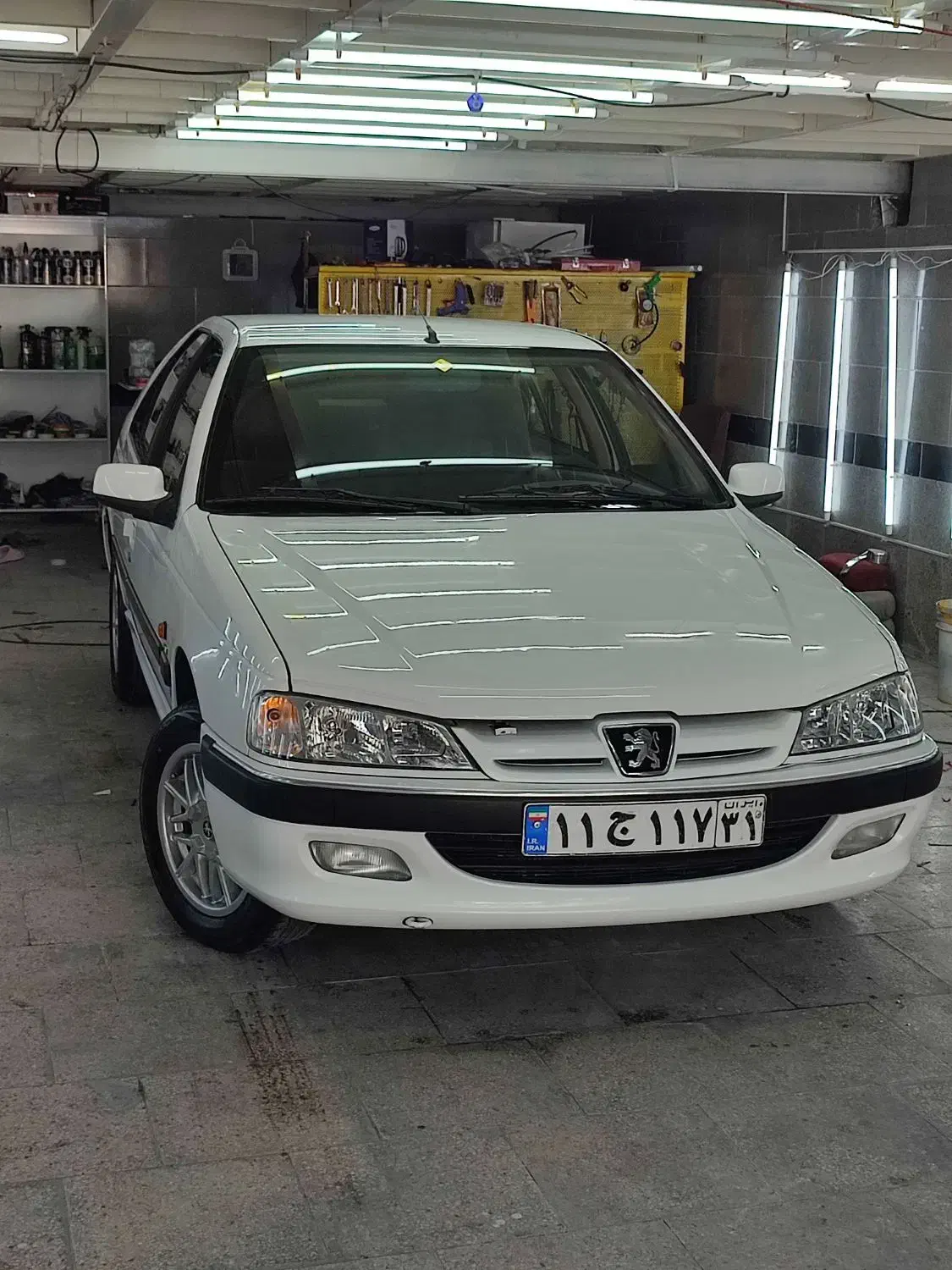 پولیش سرامیک تخصصی بدنه خودرو|خدمات موتور و ماشین|خرم‌آباد, |دیوار