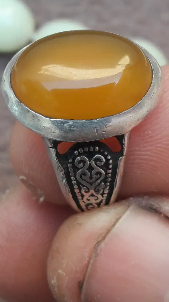 انگوشتر قدیمی نقره اصل|کلکسیون اشیاء عتیقه|قم, نخودی|دیوار