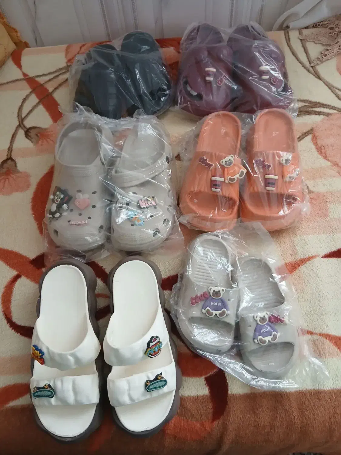 دمپایی|کیف، کفش، کمربند|هشترود, |دیوار