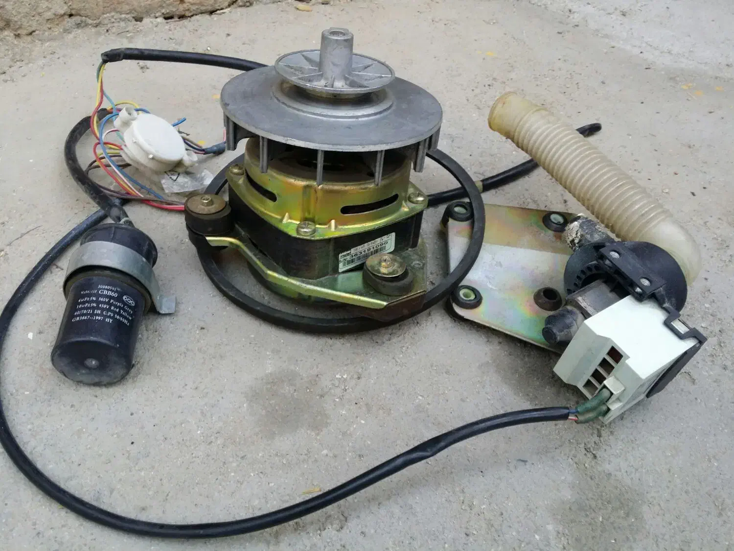 موتور لباسشویی هایر|ماشین لباسشویی و خشک‌کن لباس|بروجرد, |دیوار