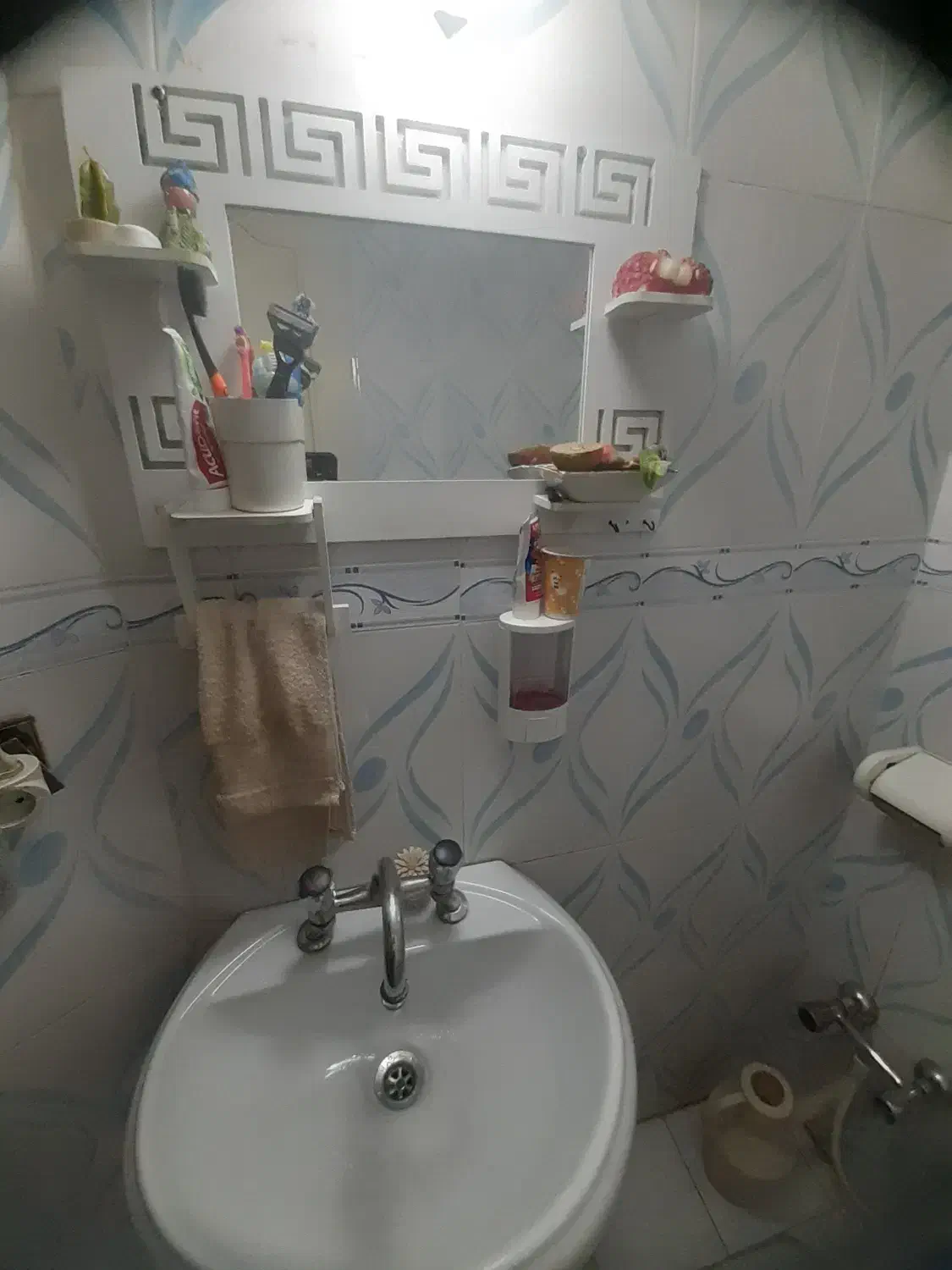 آینه دستشویی و آینه حمام کاملا سالم|لوازم سرویس بهداشتی|تهران, سردارجنگل|دیوار
