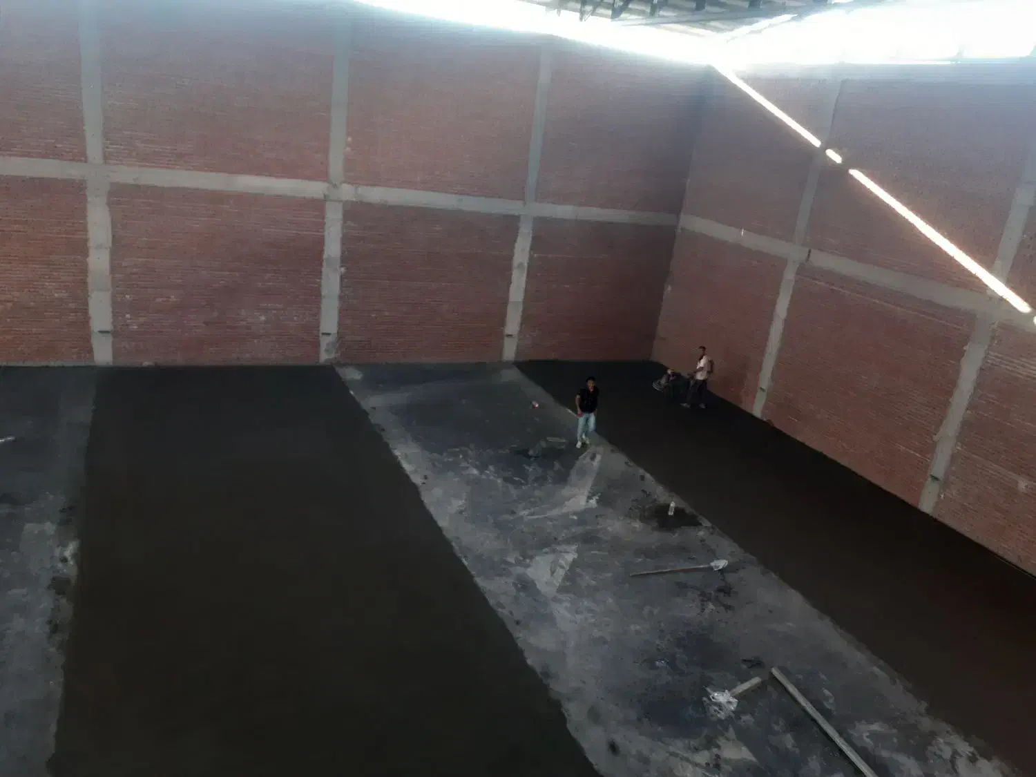 بتن ریزی کف باماله پروانه|خدمات پیشه و مهارت|رشت, لاکان|دیوار