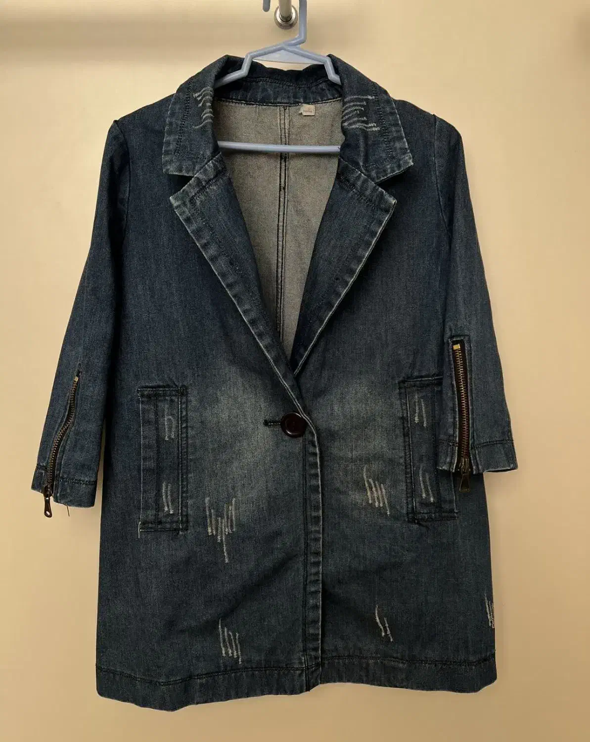 کت لی(جین)|لباس|اردکان, |دیوار