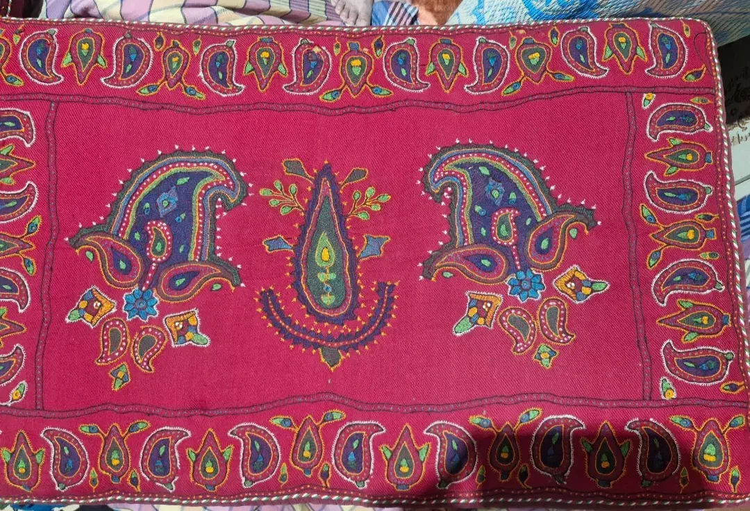 پشتی پته ای|پشتی|سیرجان, |دیوار