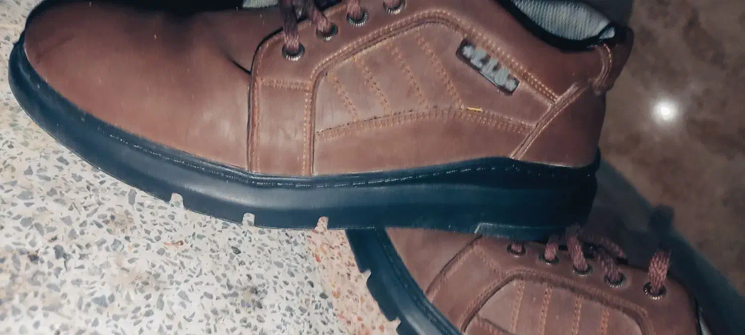 توجه دوعدد کفش درحد نوسایز 41و42،.|کیف، کفش، کمربند|شیراز, کوشک میدان|دیوار