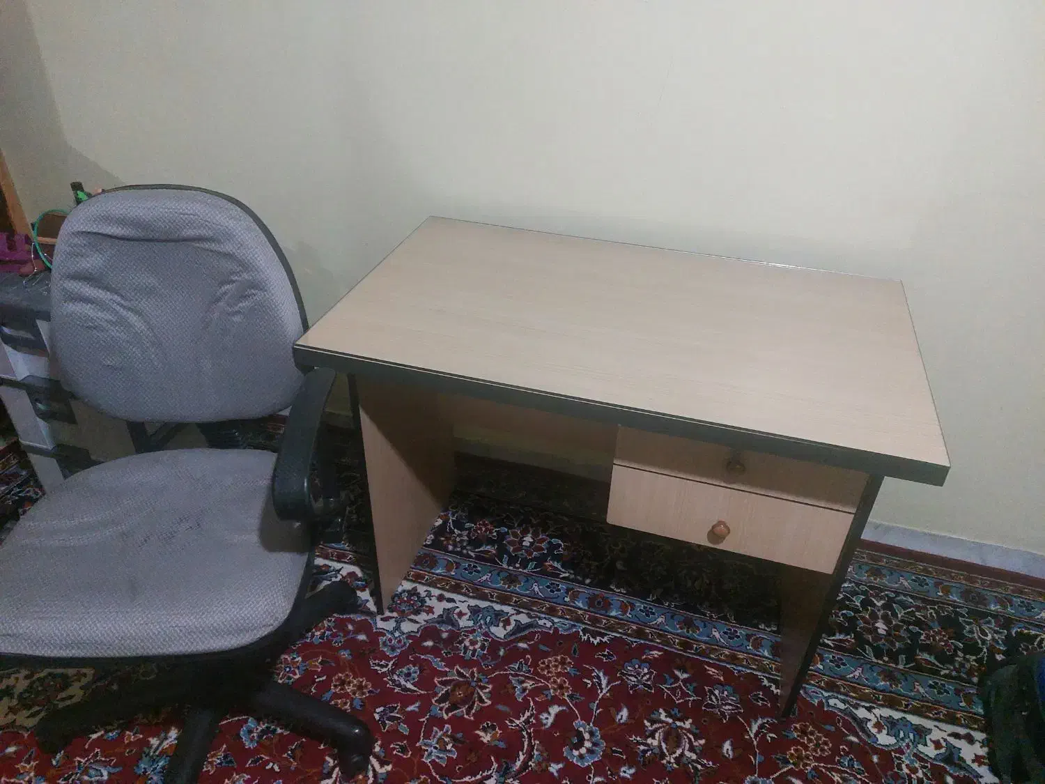 میز کامپیوتر وصندلی گردان در حد نو|میز تحریر و کامپیوتر|اسدآباد, |دیوار