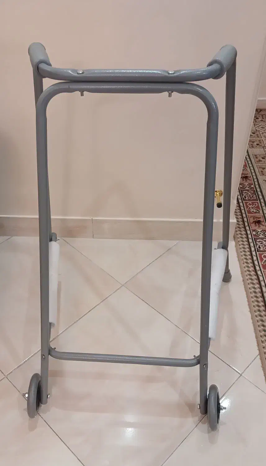 واکر چرخدار|پزشکی|تهران, نیروی هوایی (پیروزی)|دیوار