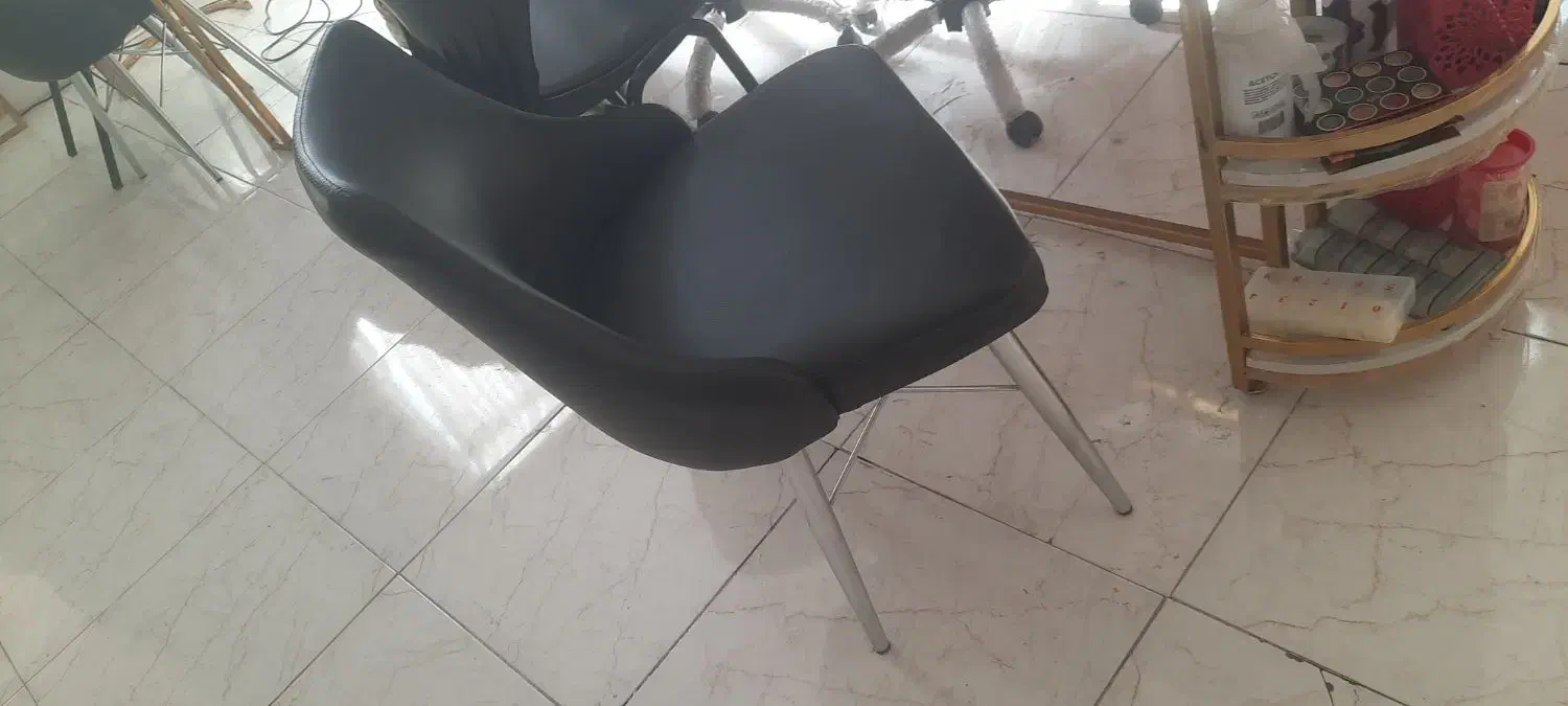 وسایل سالن آرایشگاهی|آرایشگاه و سالن‌های زیبایی|سنندج, |دیوار