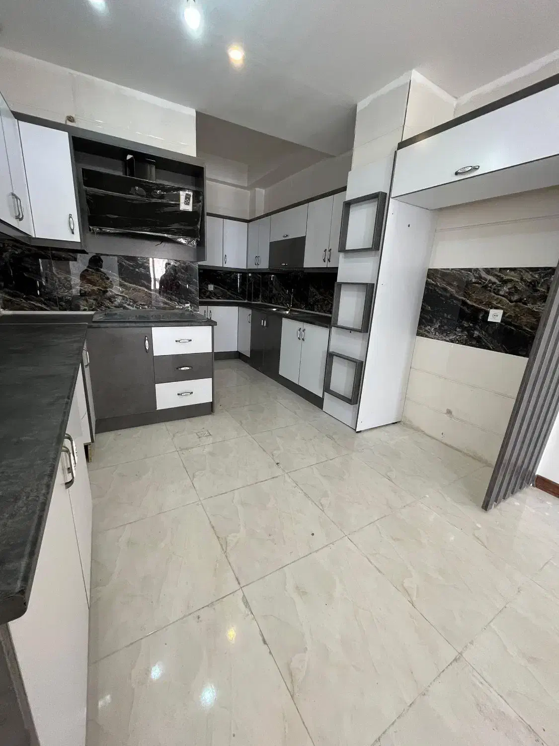 ۸۱متر نوساز//کهریزک//قابلیت معاوضه|فروش آپارتمان|ری, حمزه‌آباد|دیوار