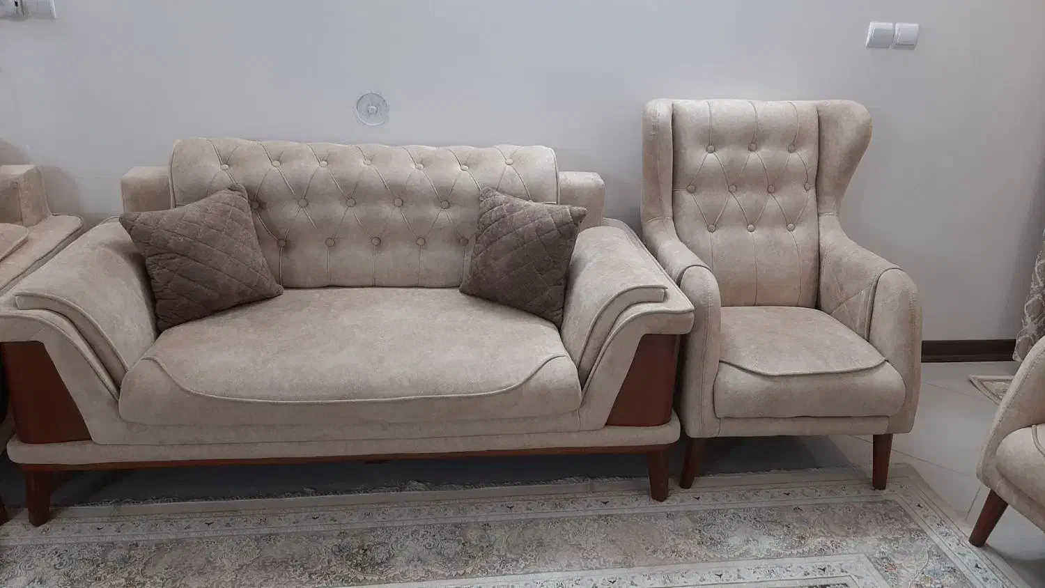 مبل  چستر فروشی ۱۲ نفره به همراه میز وعسلی|مبلمان خانگی و میز عسلی|سمنان, |دیوار