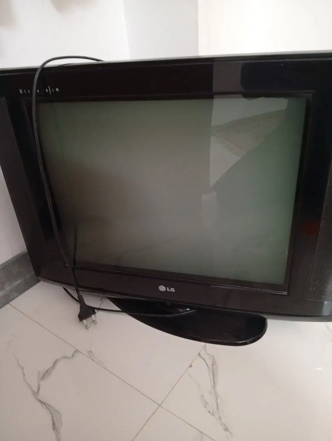 تلوزیون ال جی 21|تلویزیون و پروژکتور|شیراز, مسلم|دیوار