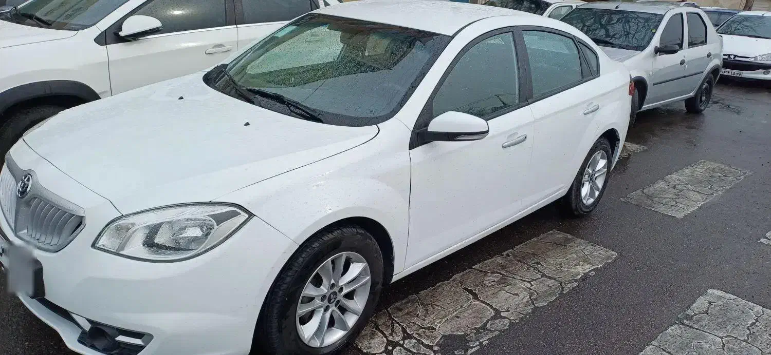 برلیانس ۳۳۰ متور ۱۶۵۰ مدل ۹۷ بدون رنگ دنده کم کار|خودرو سواری و وانت|مشهد, رستگار|دیوار