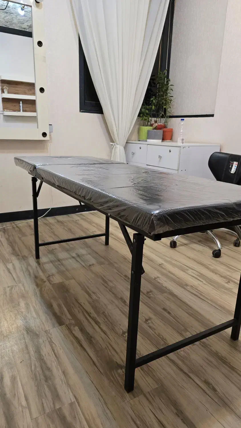 تخت مژه|آرایشگاه و سالنهای زیبایی|بندرعباس, |دیوار