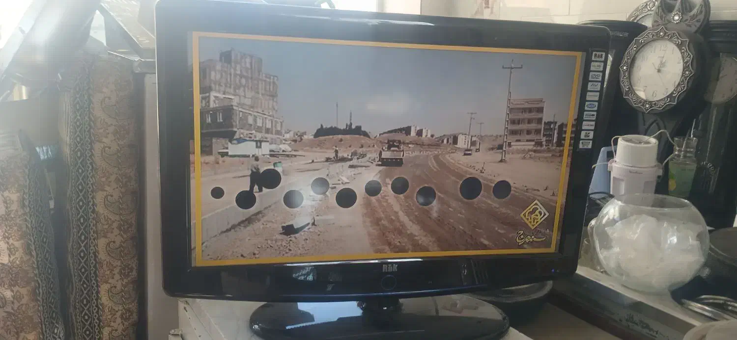 تلوزیون و میز تلوزیون|تلویزیون و پروژکتور|سنندج, |دیوار