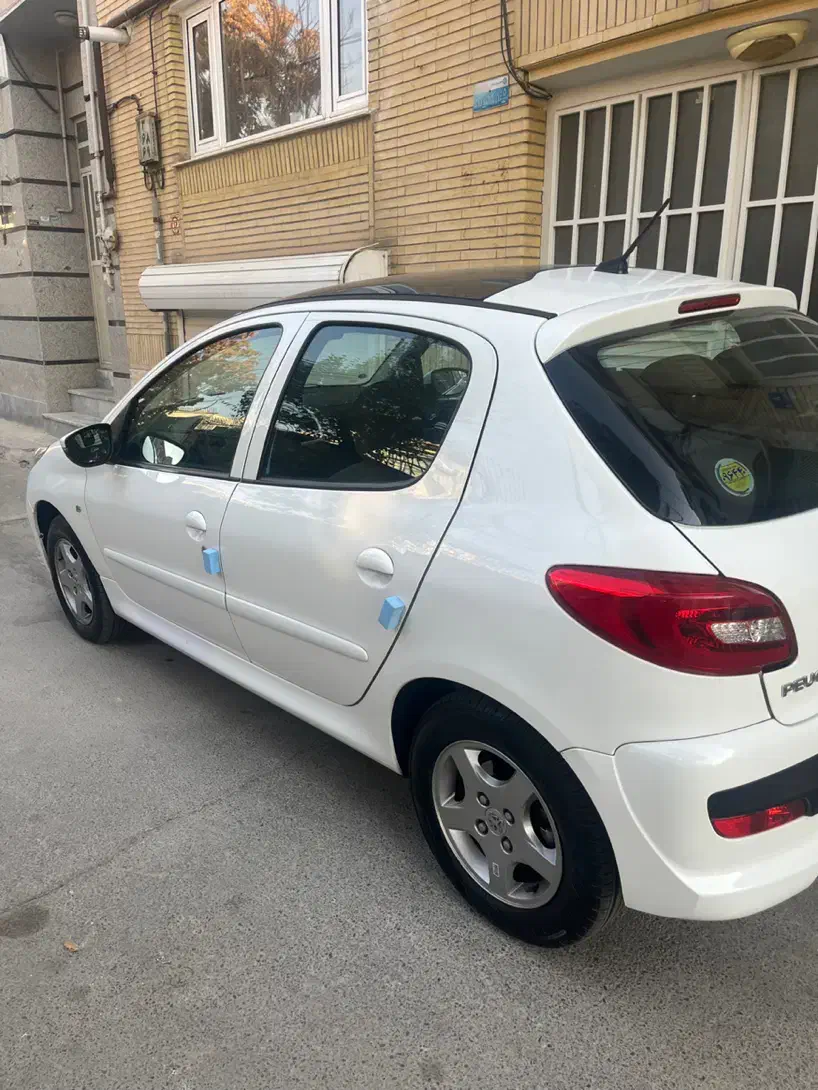 ۲۰۷ سقف شیشه ای مدل ۱۴۰۱|خودرو سواری و وانت|اراک, |دیوار