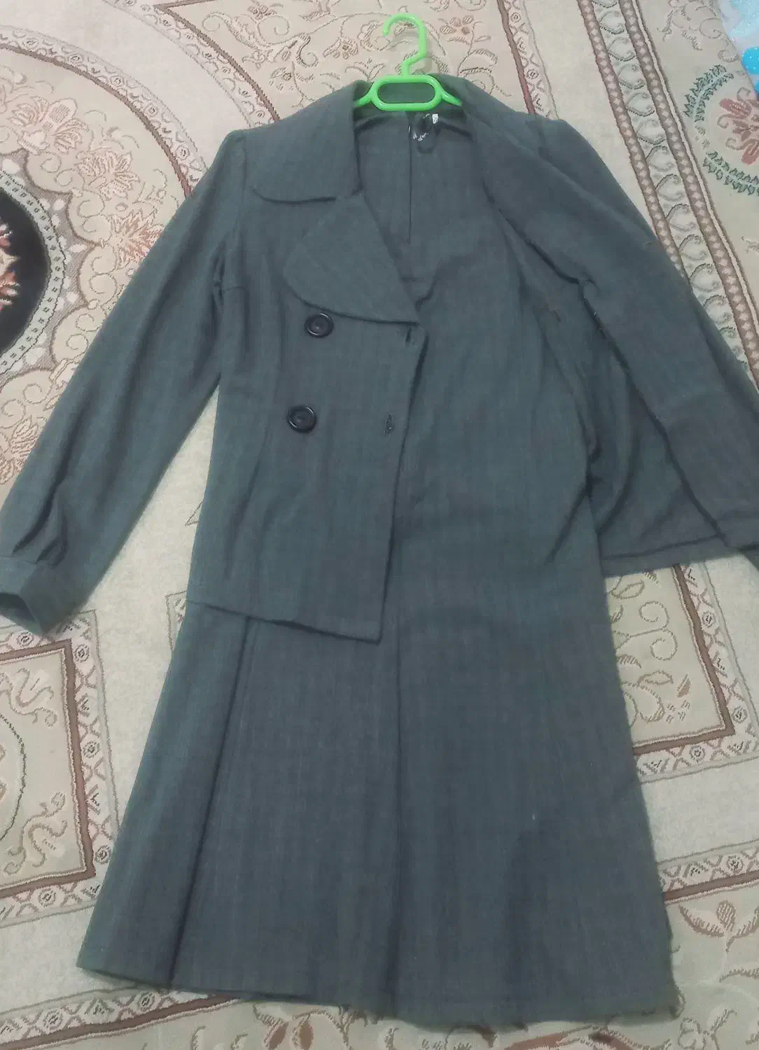 کت و دامن|لباس|دهدشت, |دیوار